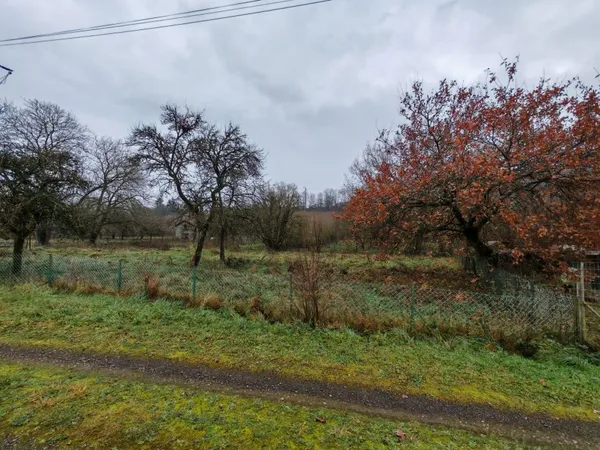 Terrain 843 m²
