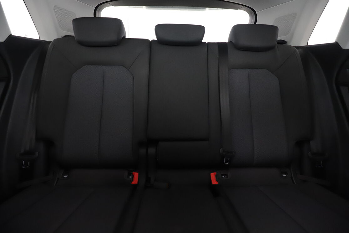 Audi Q3 35 TFSI S Tronic 7 — photo 14