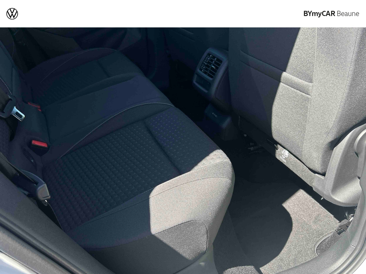 Volkswagen T-Roc 1.5 eTSI Hybrid 116 ch DSG7 — photo 24