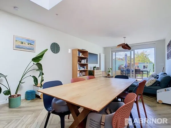 MAISON 4 CHAMBRES JARDIN STATIONNEMENT PRIVATIF