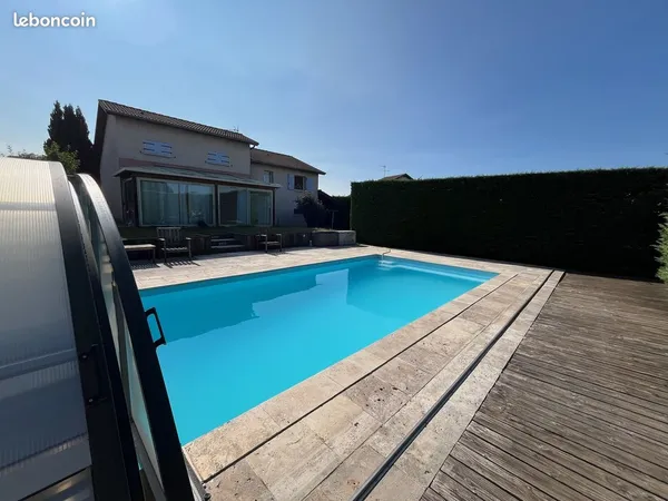 Maison familiale avec piscine, 4 ch, véranda & climatisation - Miribel / Les Échets