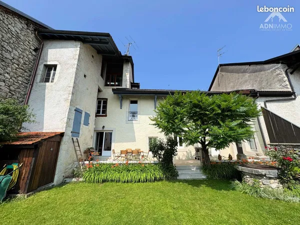 Propriété 6 pièces 200 m²