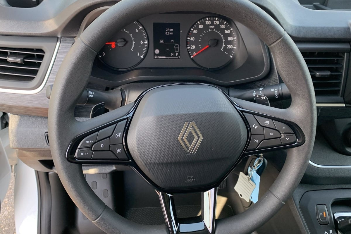 Renault TRAFIC FOURGON — photo 14