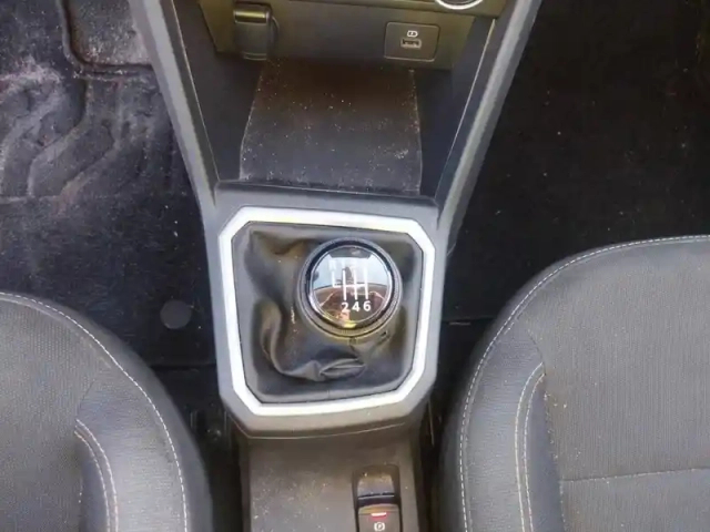 Dacia Sandero eco-g 100 — photo 13
