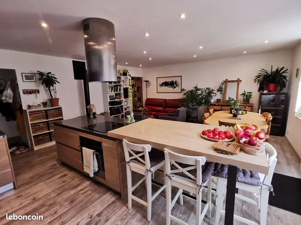 Appartement 105 m² rénové avec garage - 3 chambres possibles - Pontarlier centre