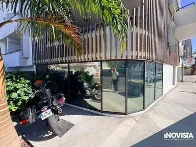 Location Local commercial 68,2 m2 à Saint-Leu