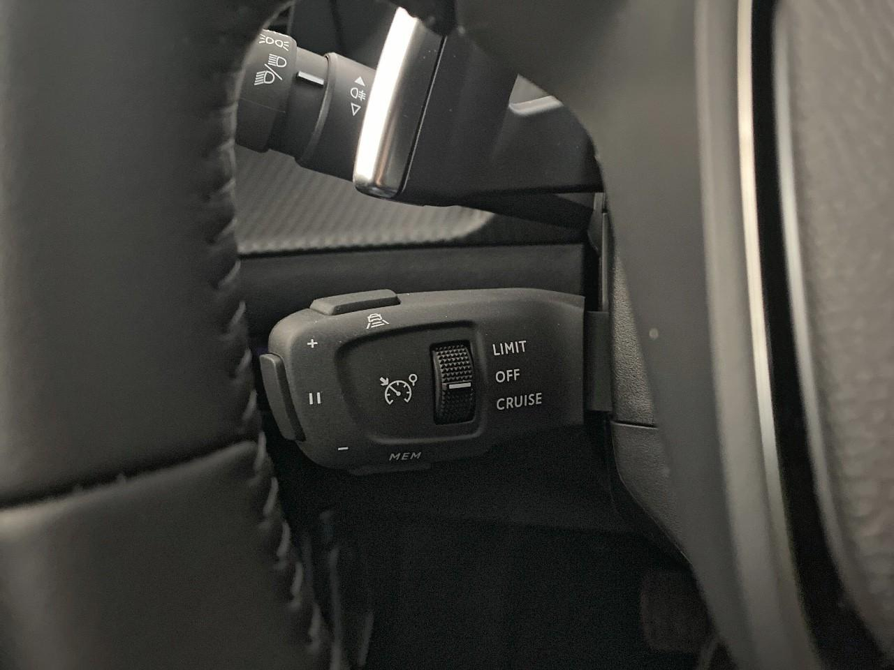 Peugeot 2008 hybrid 145 ch e-dcs6 allure — photo 20