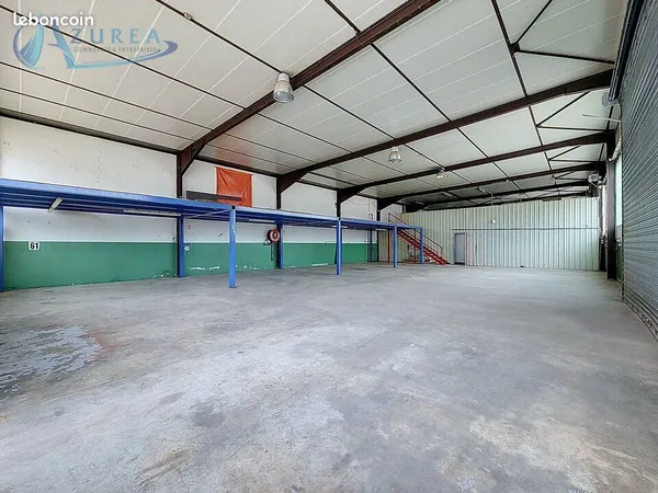 ENTREPOT - LOGISTIQUE 325 m² LE MUY