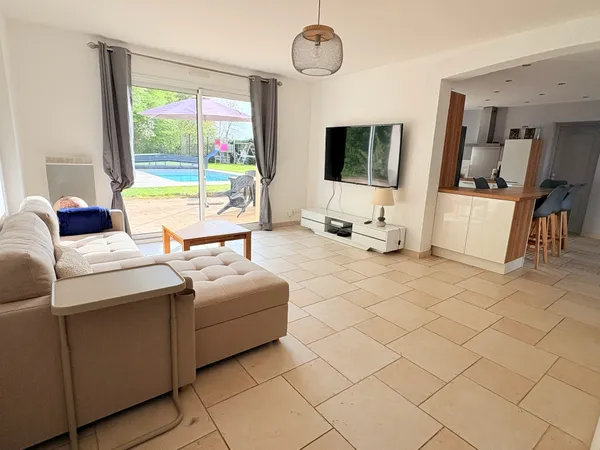 Vends maison tout confort avec piscine - 155m²