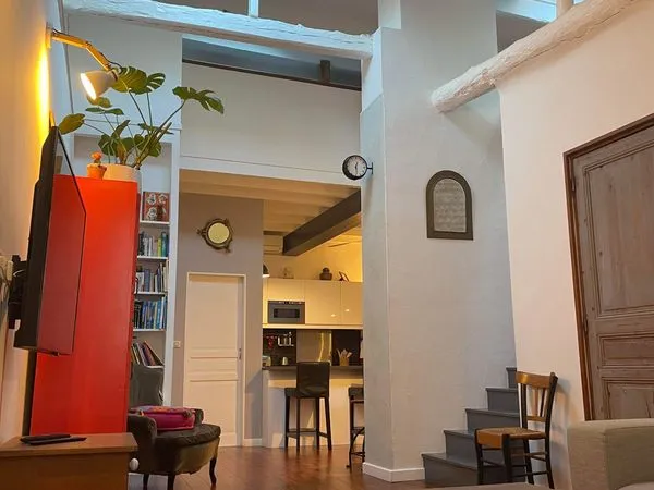 Appartement/loft au coeur du village de Giens