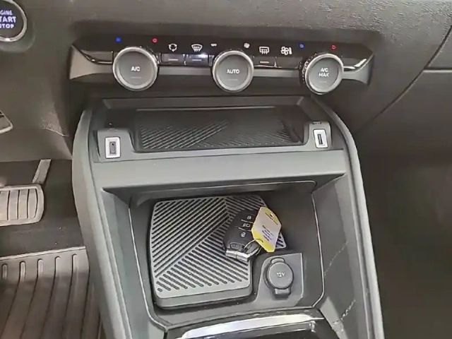 Citroën C4 e- 136 ch automatique — photo 70