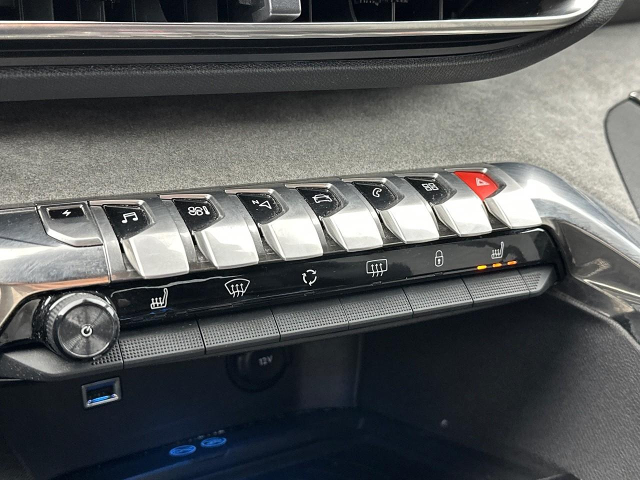 Peugeot 3008 hybrid4 300 e-eat8 gt — photo 27