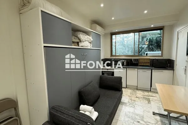 Studio 1 pièce 18 m²