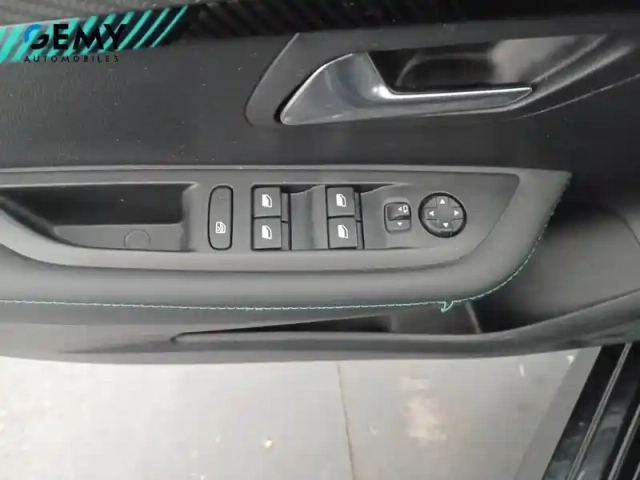 Peugeot 208 puretech 100 s&amp;s bvm6 — photo 32
