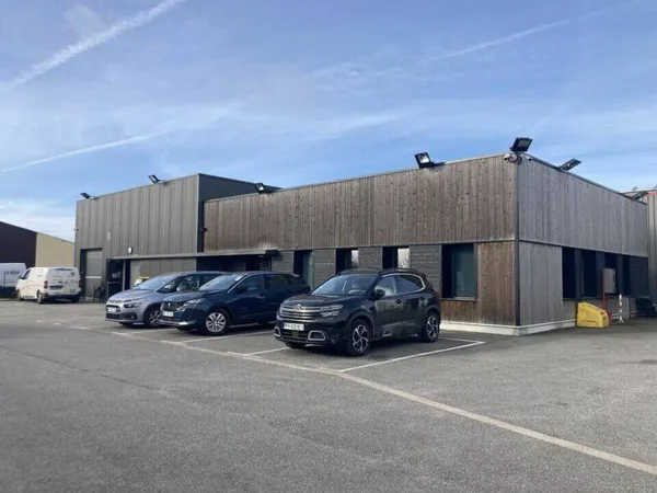 Local d'activité 357 m²