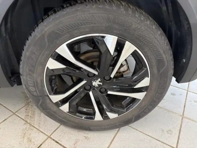 Peugeot 2008 1.2 puretech 130ch s&amp;s gt line 7cv — photo 9