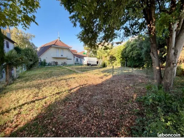 Terrain constructible 472 m² au calme - Billère (Proche Pau)