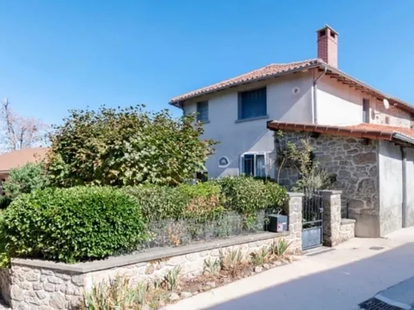 Maison DE VILLAGE SAINT GENCE (87)