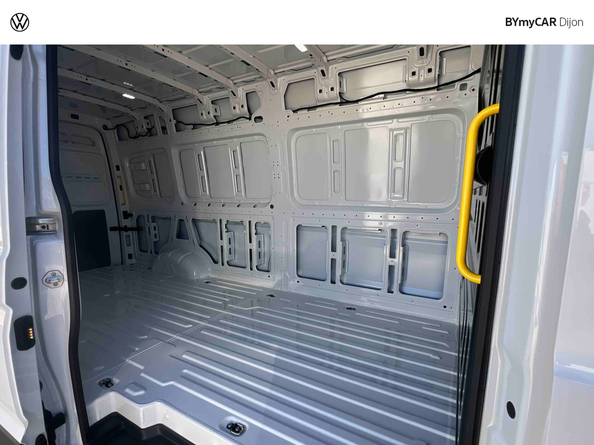 Volkswagen Utilitaires CRAFTER VAN 35 L4H3 2.0 TDI 177 CH BVA8 4MOTION — photo 12