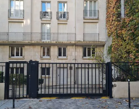 Stationnement Location Paris   200€
