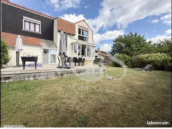 Secteur recherché proche citadelle à louer maison