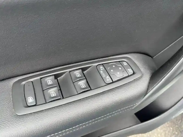 Renault Megane mégane iv estate e-tech plug-in hybride 160 — photo 17