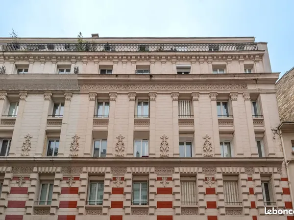 Paris 16e, 2 pièces rénové de 54 m² avec cave, sans frais d'agence