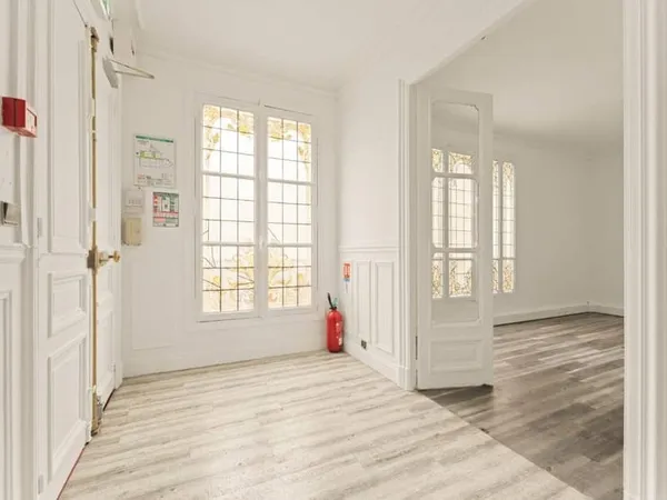 Bureaux 180 m²