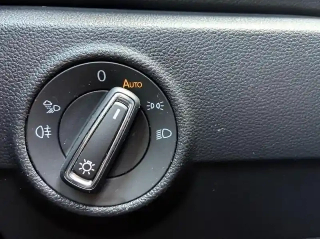 Volkswagen T-Roc 1.5 tsi evo 150ch style exclusive dsg7 — photo 12