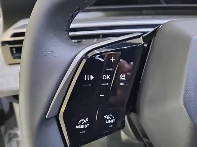 Peugeot 5008 hybrid 145 e-dcs6 — photo 28