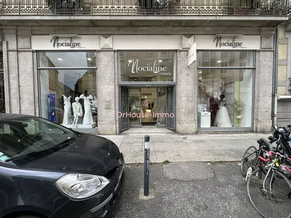 Commerce 3 pièces 265 m²