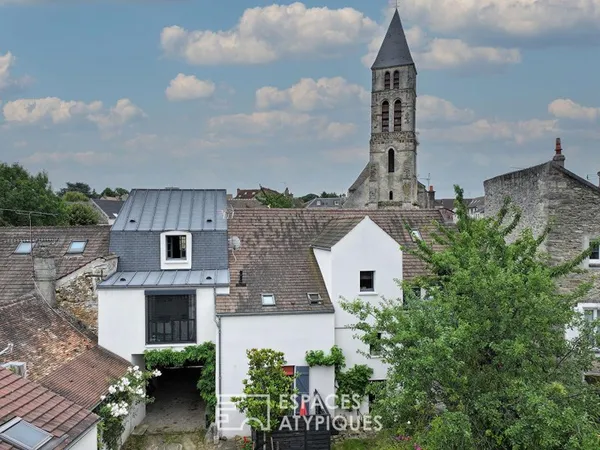 Immeuble de Caractère au Coeur de Mennecy. Studio, T2 duplex et atelier.