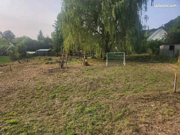Terrain constructible vue château