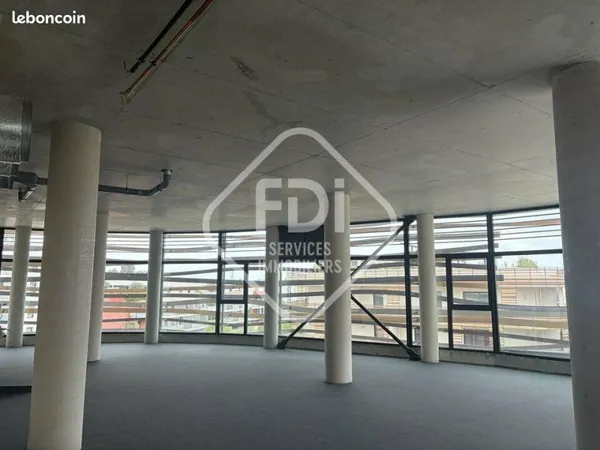 LOCAL COMMERCIAL 743 m² SAINT JEAN DE VEDAS