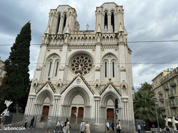Fonds de commerce 135 m² NICE