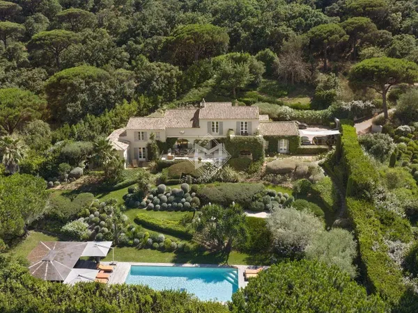 Villa 10 pièces 450 m²