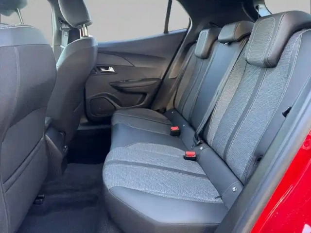 Peugeot 2008 hybrid 136 e-dcs6 — photo 12