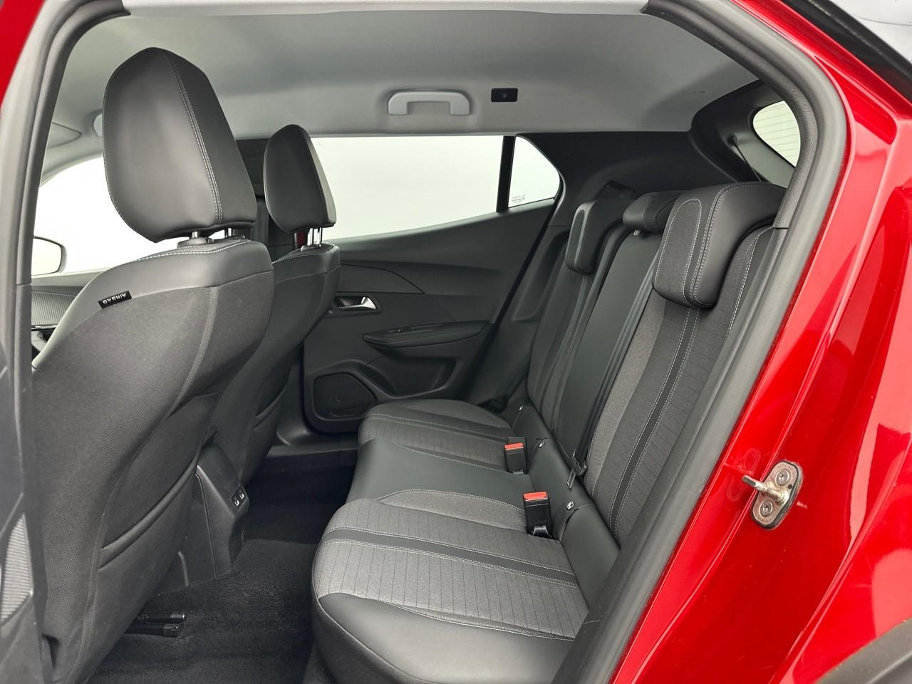 Peugeot 2008 puretech 100 s&s bvm6 allure — photo 12