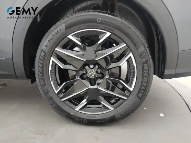 Peugeot 5008 hybrid 136 e-dcs6 — photo 11