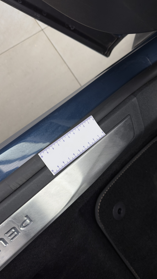 Peugeot 3008 Hybrid 225 e-EAT8 — photo 36