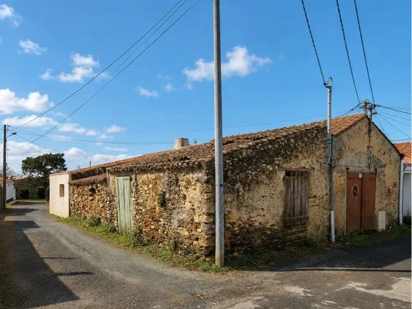 Bâtisse 39 m2 la Brardiere l île d olonne