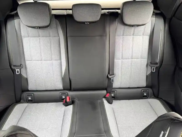Renault Megane e-tech ev60 220 ch super charge — photo 11