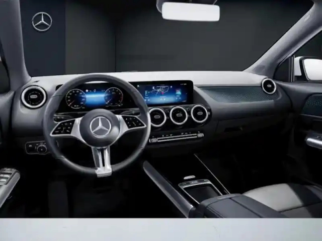 Mercedes Gla 180 progressive line — photo 9