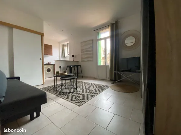 Studio meublé intra muros