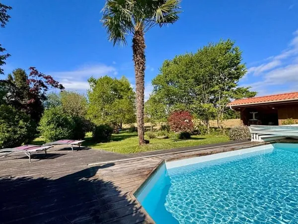 Maison 6 pièces 232 m²