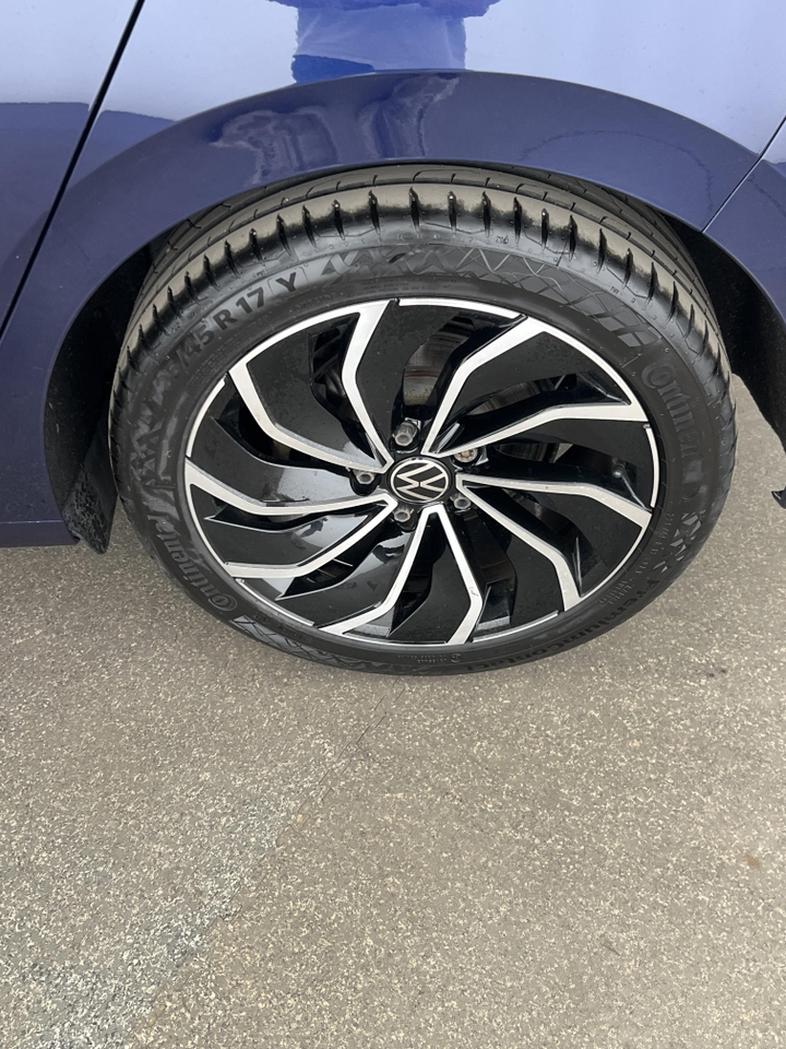 Volkswagen Golf 8 — photo 52