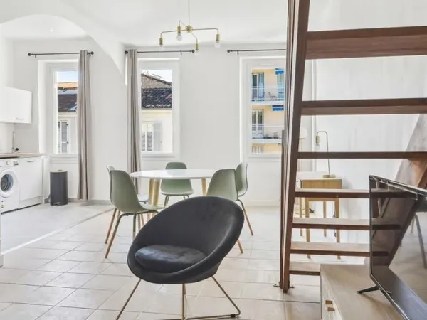 Studio 1 pièce 30 m²