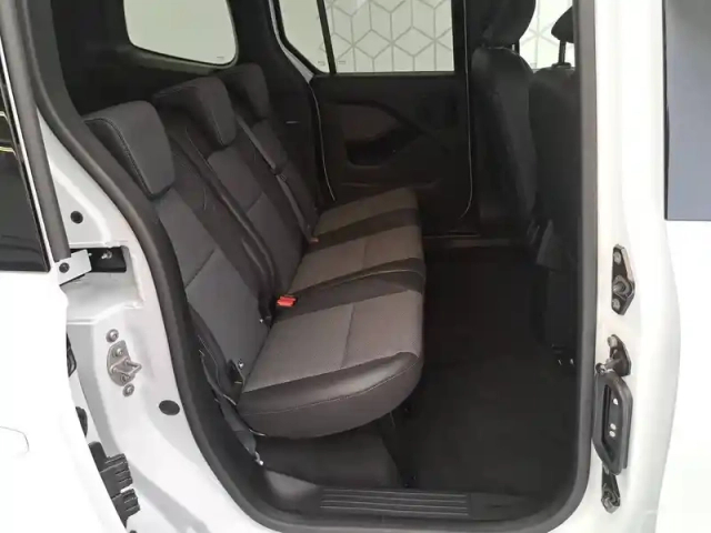 Renault Kangoo blue dci 115 edc — photo 22