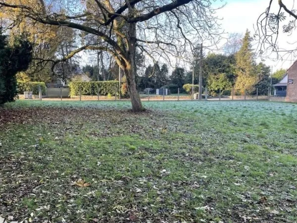 Terrain 1750 m²