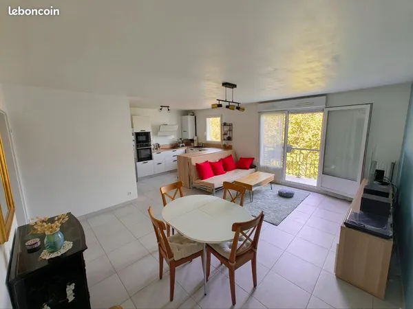 Appartement T3 de 66 m² avec grande pièce de vie, balcon, parking sous-sol - Saint-Gratien proche Ga